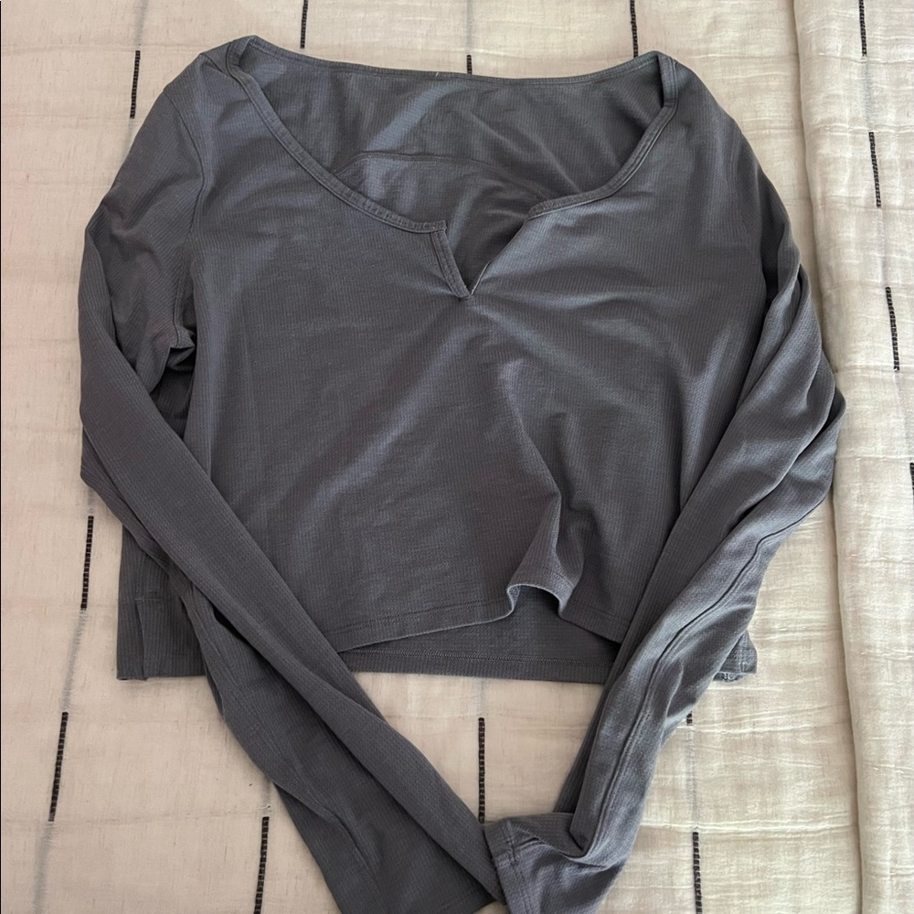 Lululemon gray top